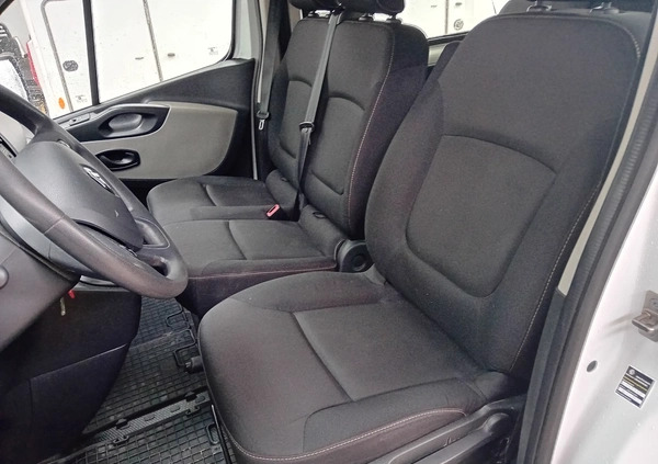 Renault Trafic cena 69900 przebieg: 105000, rok produkcji 2015 z Jędrzejów małe 436
